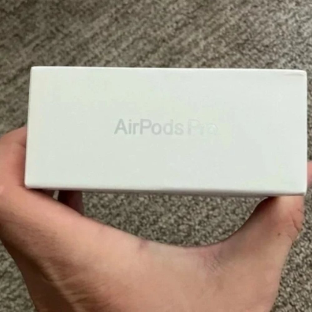 Apple AirPods Pro 2nd generation - Picture 3 of 3